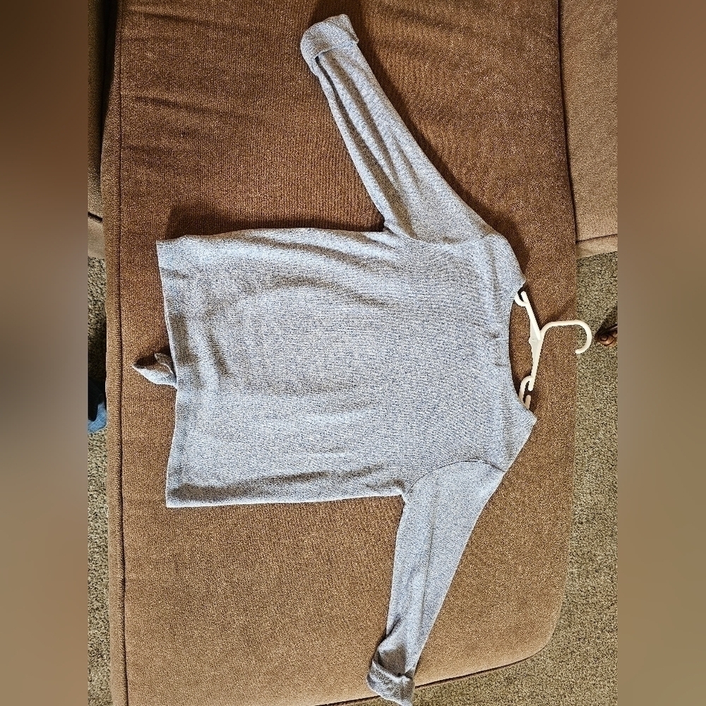 6/$20 Old Navy Lightweight Sweater With Front Tie Size 6-7 Girl - Picture 3 of 5